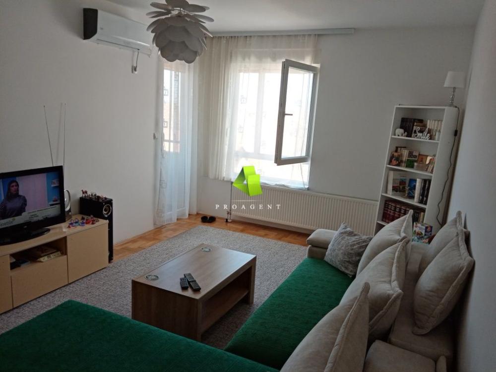 Slika 2 - Odličan trosoban sa stvarima u centru ID#5943