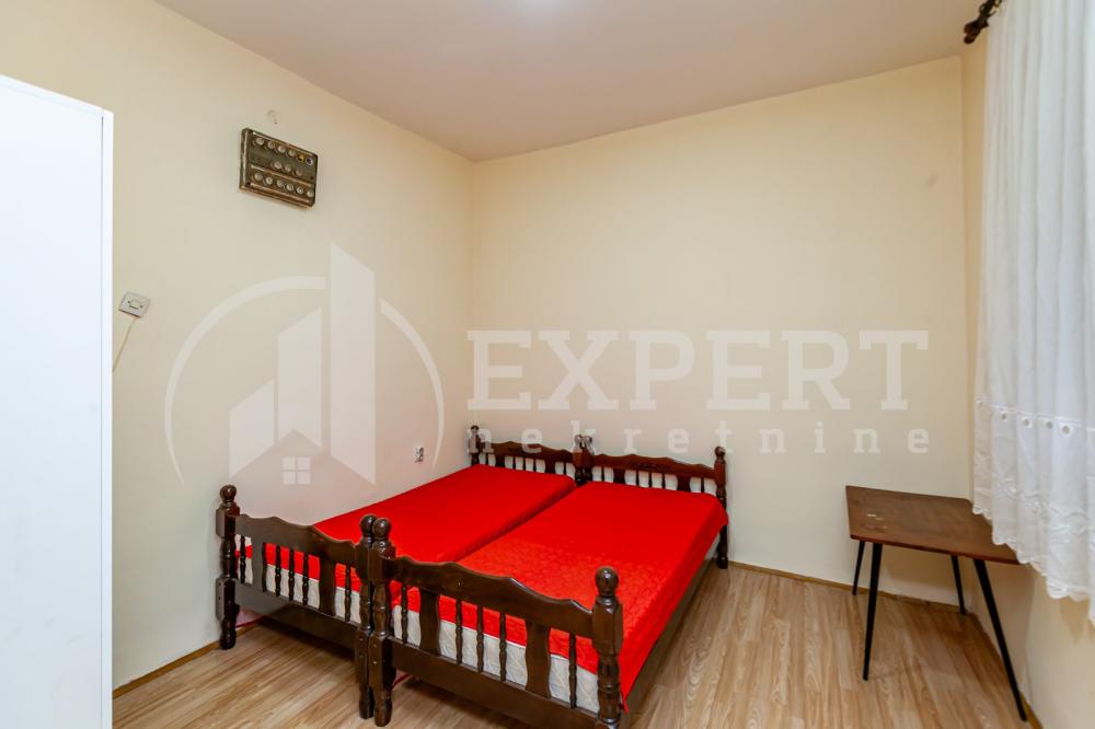 Slika 3 - Stan u zgradi, uknjižen, etažno grejanje, oglas ID p-013154