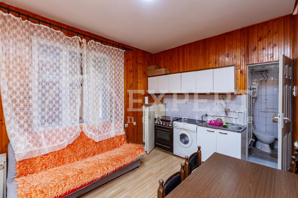 Slika 1 - Stan u zgradi, uknjižen, etažno grejanje, oglas ID p-013154