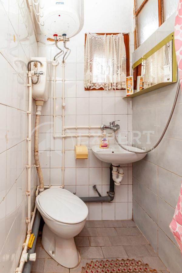 Slika 5 - Stan u zgradi, uknjižen, etažno grejanje, oglas ID p-013154