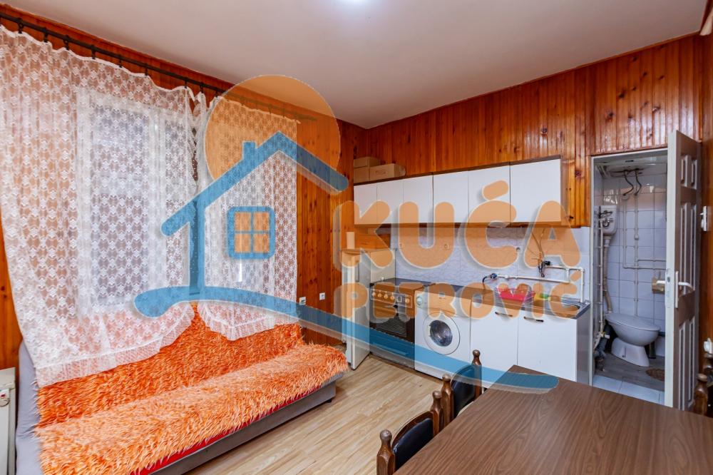 Slika 1 - Stan u zgradi, uknjižen, etažno grejanje, oglas ID p-013154