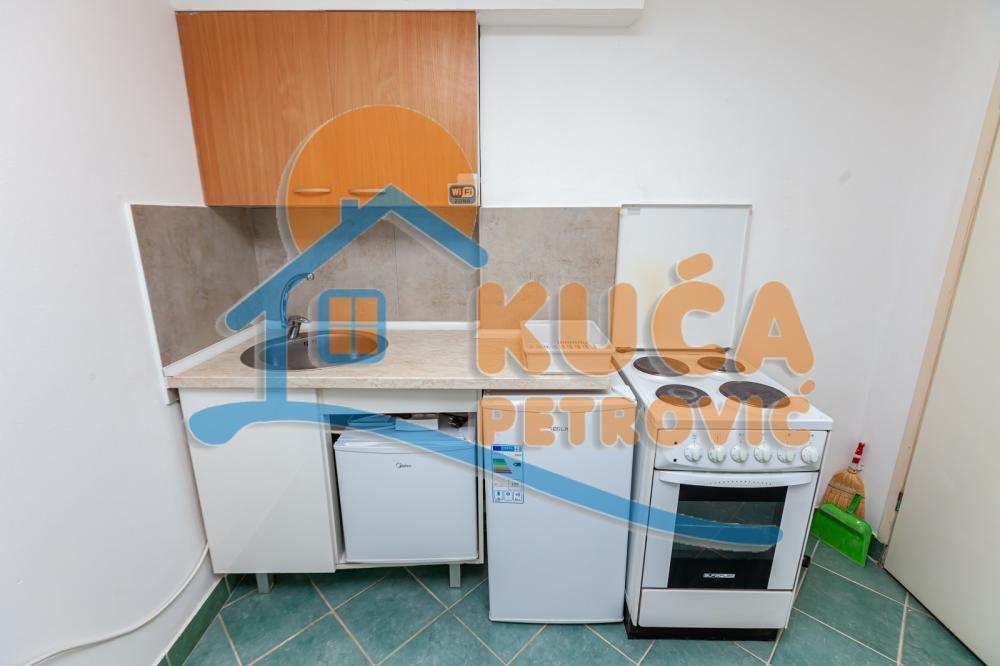 Slika 4 - Stan u zgradi, uknjižen, grejanje na struju, oglas ID p-013135