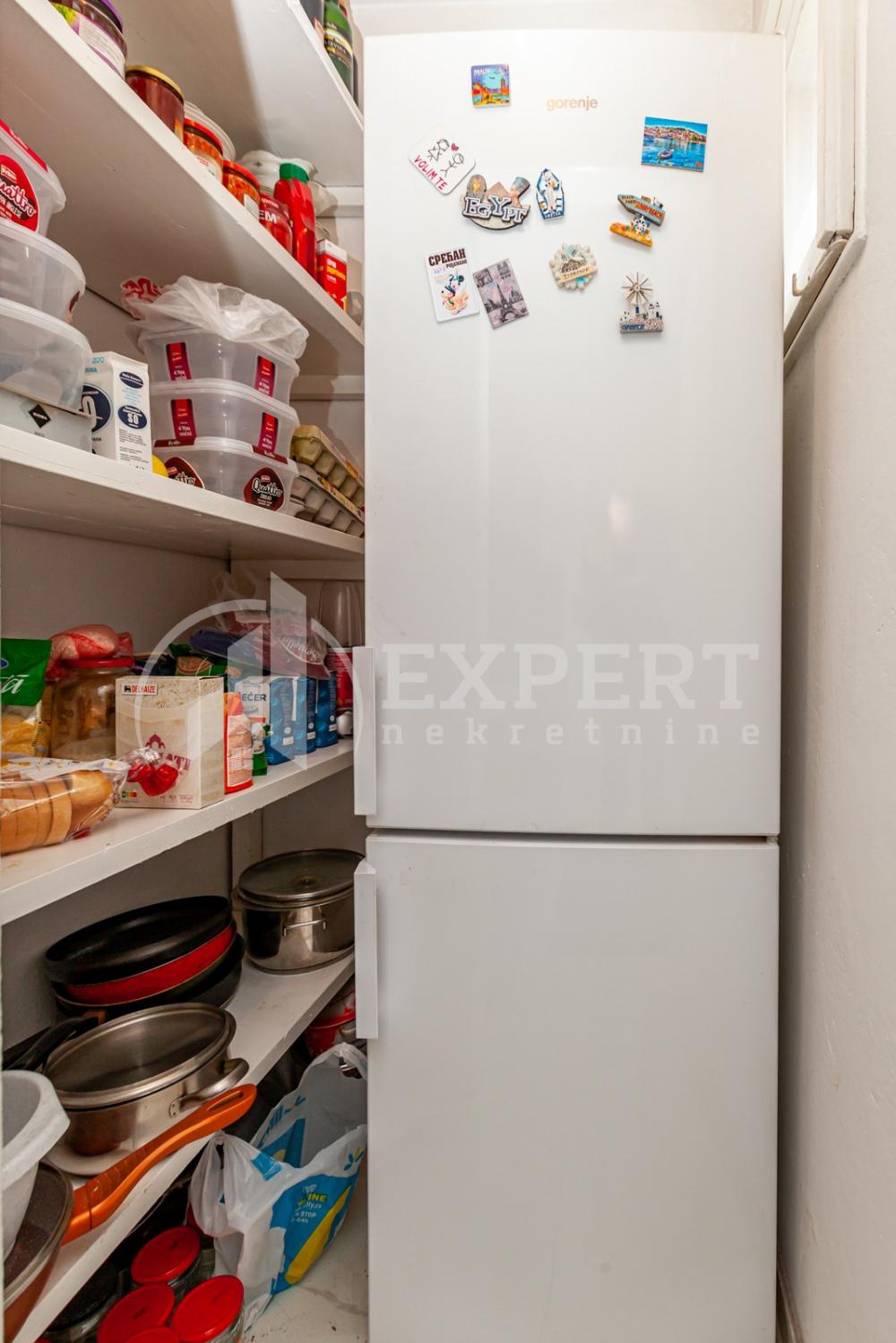 Slika 6 - Stan u zgradi, uknjižen, centralno grejanje, oglas ID p-06905