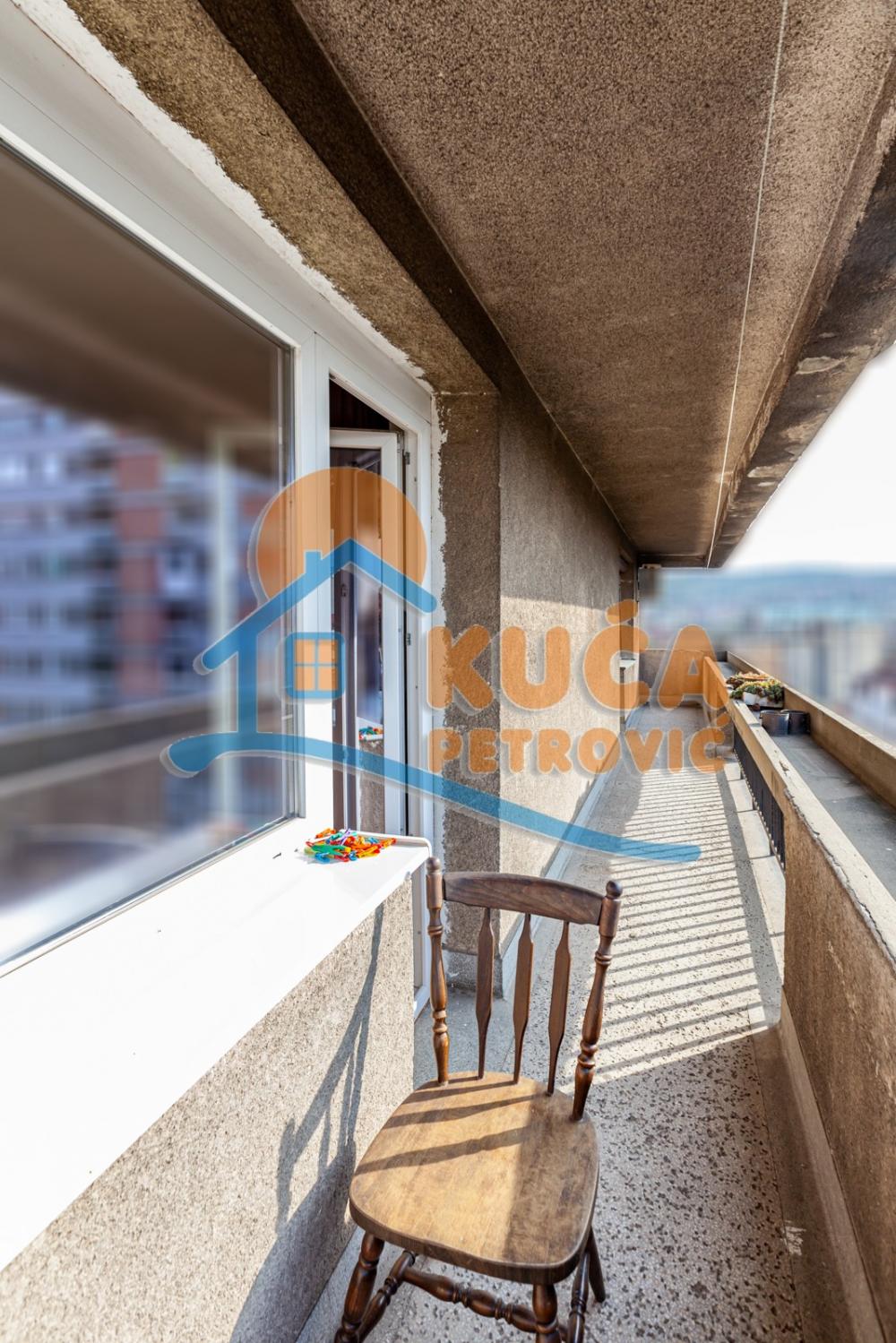 Slika 8 - Stan u zgradi, uknjižen, centralno grejanje, oglas ID p-06905