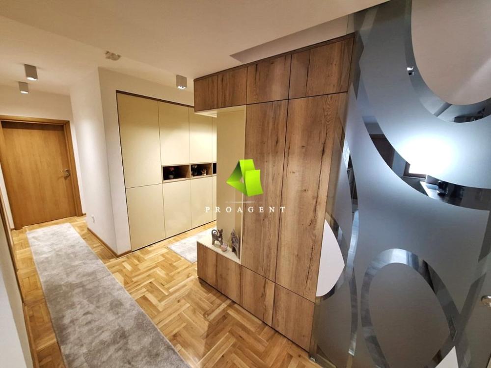 Slika 10 - Jedinstvena ponuda-luksuzan četvorosoban stan sa stvarima u strogom centru ID#6048