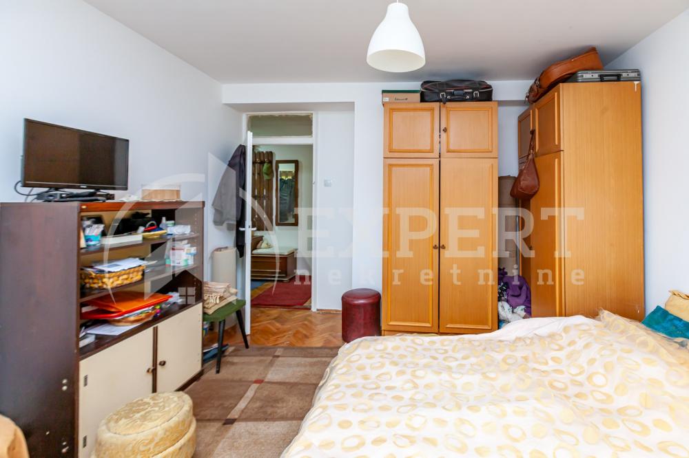 Slika 4 - Stan u zgradi, uknjižen, grejanje na struju, oglas ID p-013309