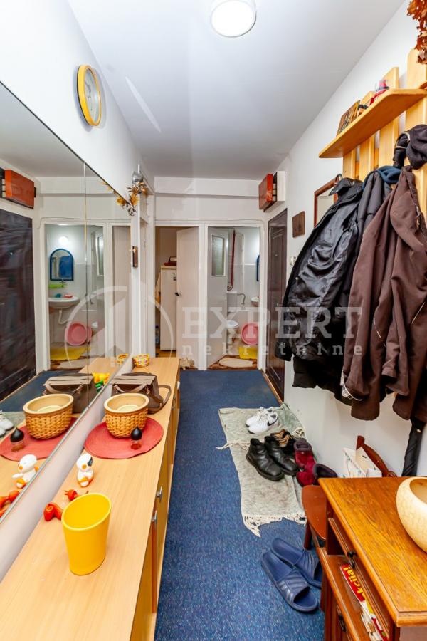 Slika 6 - Stan u zgradi, uknjižen, grejanje na struju, oglas ID p-013309