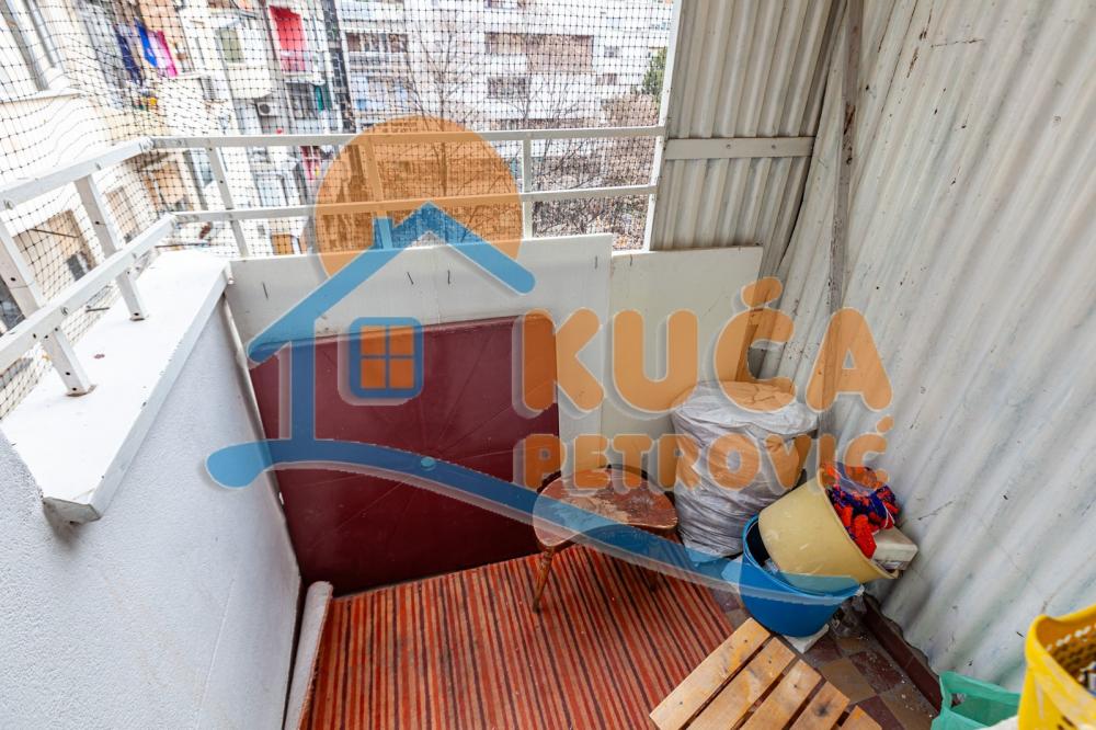 Slika 11 - Stan u zgradi, uknjižen, grejanje na struju, oglas ID p-013309