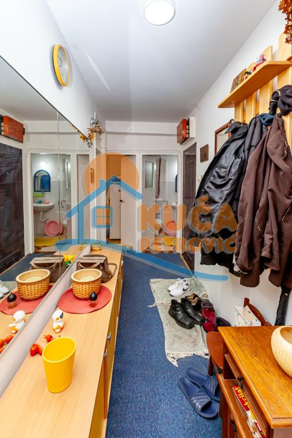 Slika 6 - Stan u zgradi, uknjižen, grejanje na struju, oglas ID p-013309