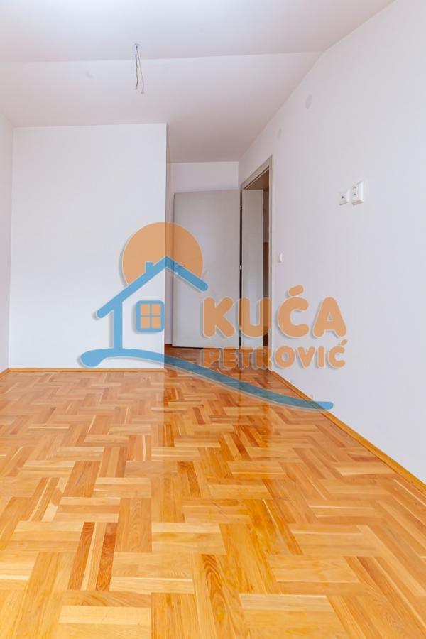 Slika 5 - Stan u zgradi, oglas ID p-013311