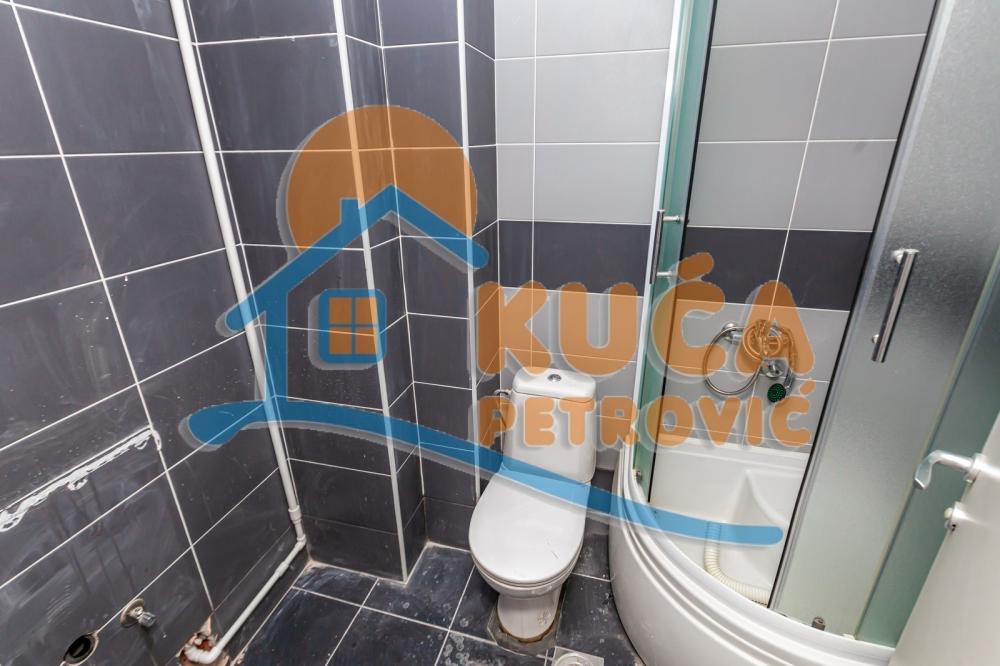 Slika 2 - Stan u zgradi, oglas ID p-013311