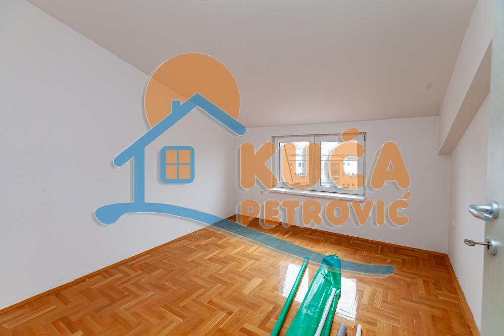 Slika 3 - Stan u zgradi, oglas ID p-013311