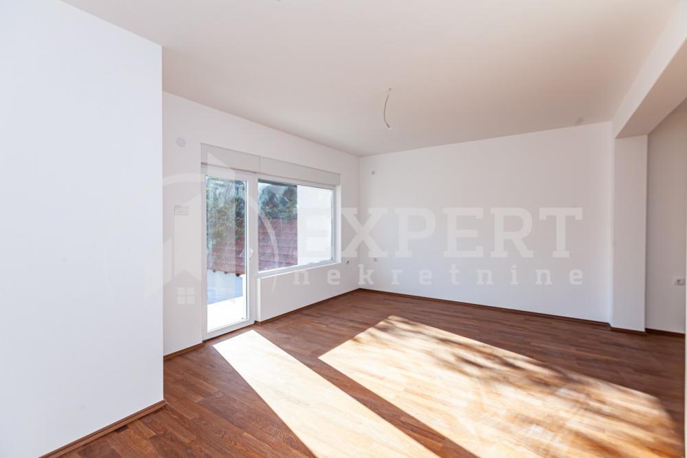 Glavna slika -Stan u zgradi, novogradnja, uknjižen, oglas ID p-012780