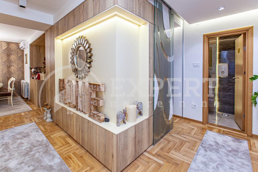 Slika 3 - Stan u zgradi, uknjižen, centralno grejanje, oglas ID p-013349