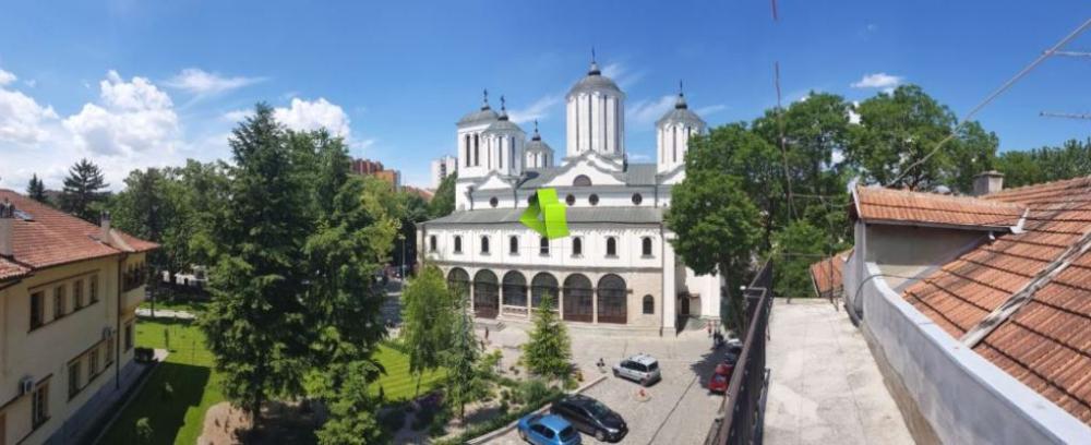 Slika 1 - Luksuzan renoviran trosoban stan na mirnoj lokaciji u blizini Sabornog hrama ID#6113