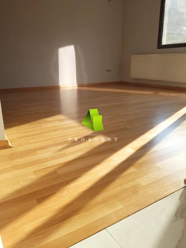 Slika 5 - Luksuzan renoviran trosoban stan na mirnoj lokaciji u blizini Sabornog hrama ID#6113