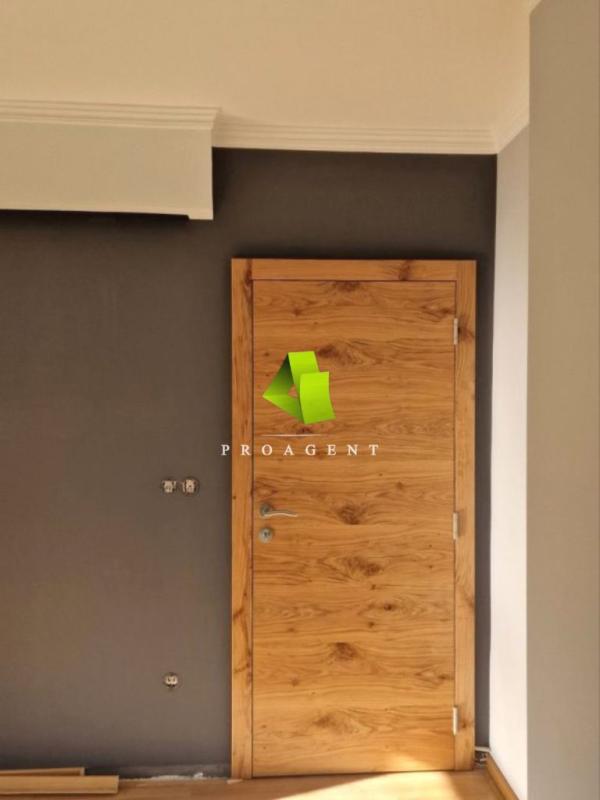 Slika 9 - Luksuzan renoviran trosoban stan na mirnoj lokaciji u blizini Sabornog hrama ID#6113