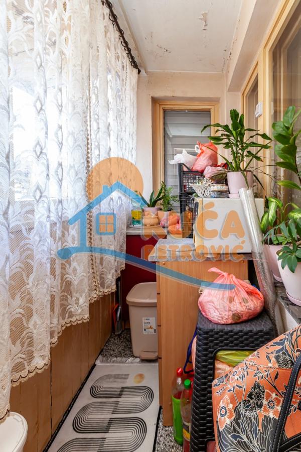 Slika 7 - Stan u zgradi, uknjižen, etažno grejanje, oglas ID p-013369