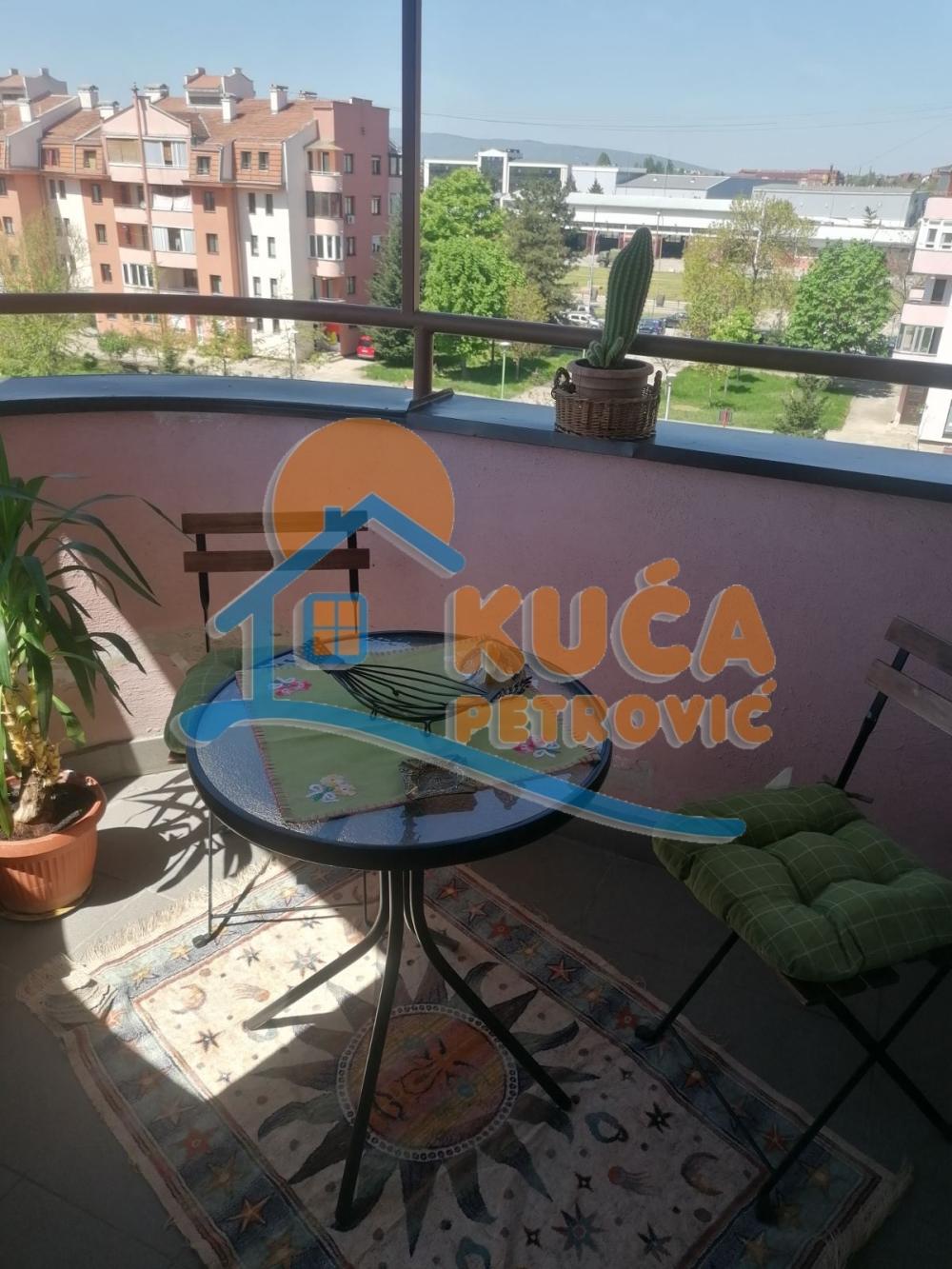 Slika 7 - Stan u zgradi, uknjižen, centralno grejanje, oglas ID p-013531