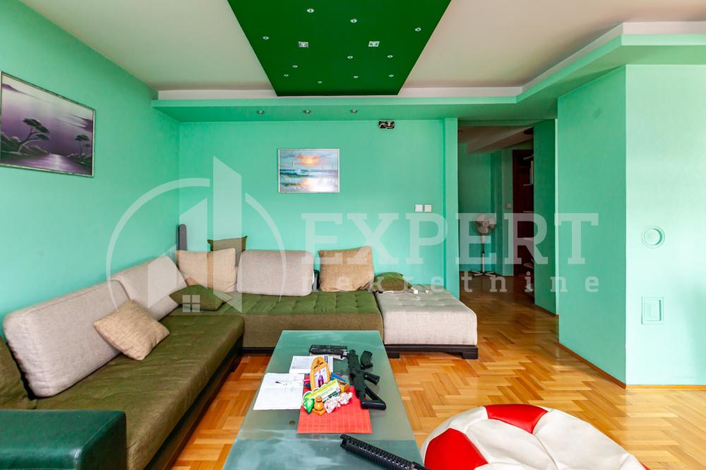 Slika 1 - Stan u zgradi, uknjižen, centralno grejanje, oglas ID p-013524