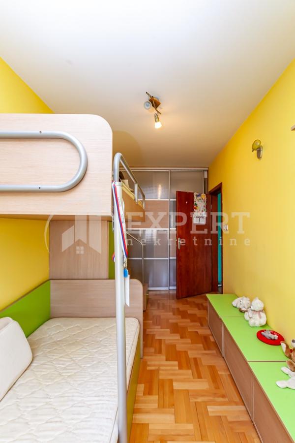 Slika 10 - Stan u zgradi, uknjižen, centralno grejanje, oglas ID p-013524