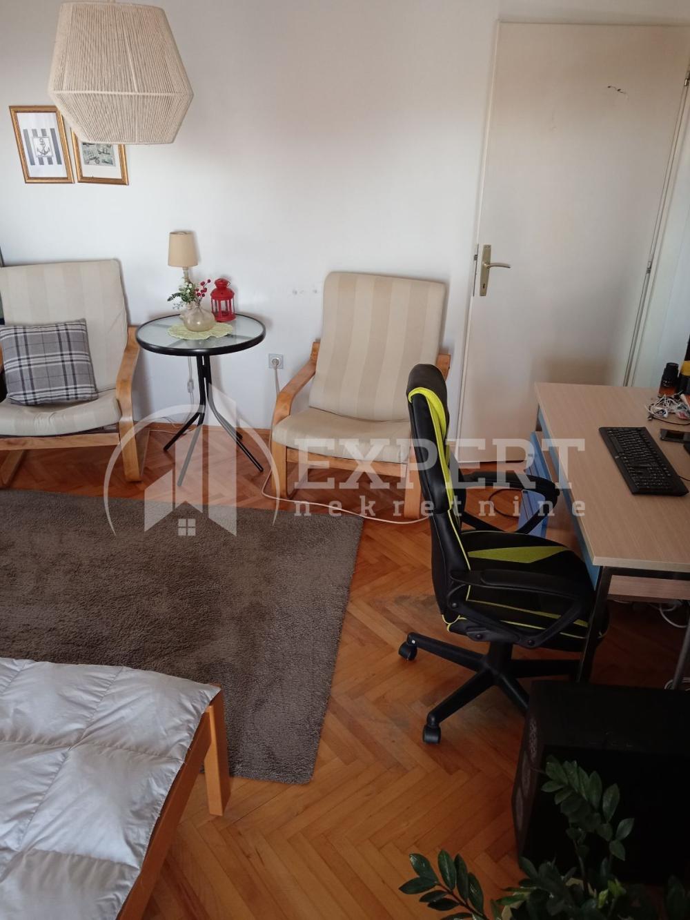 Slika 6 - Stan u zgradi, uknjižen, centralno grejanje, oglas ID p-013531