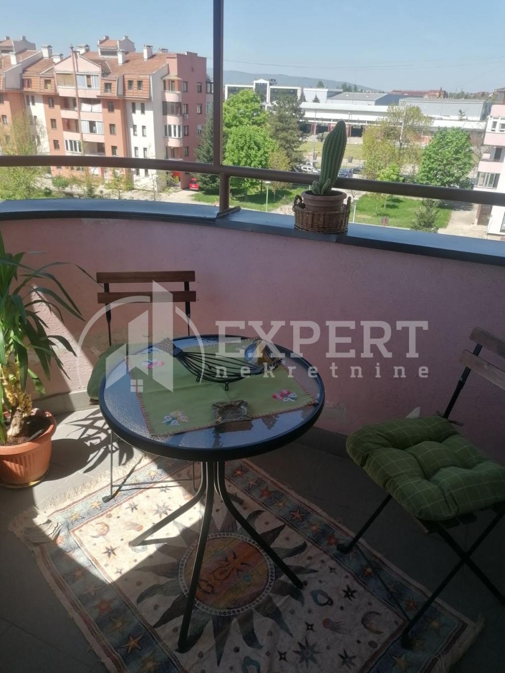 Slika 7 - Stan u zgradi, uknjižen, centralno grejanje, oglas ID p-013531