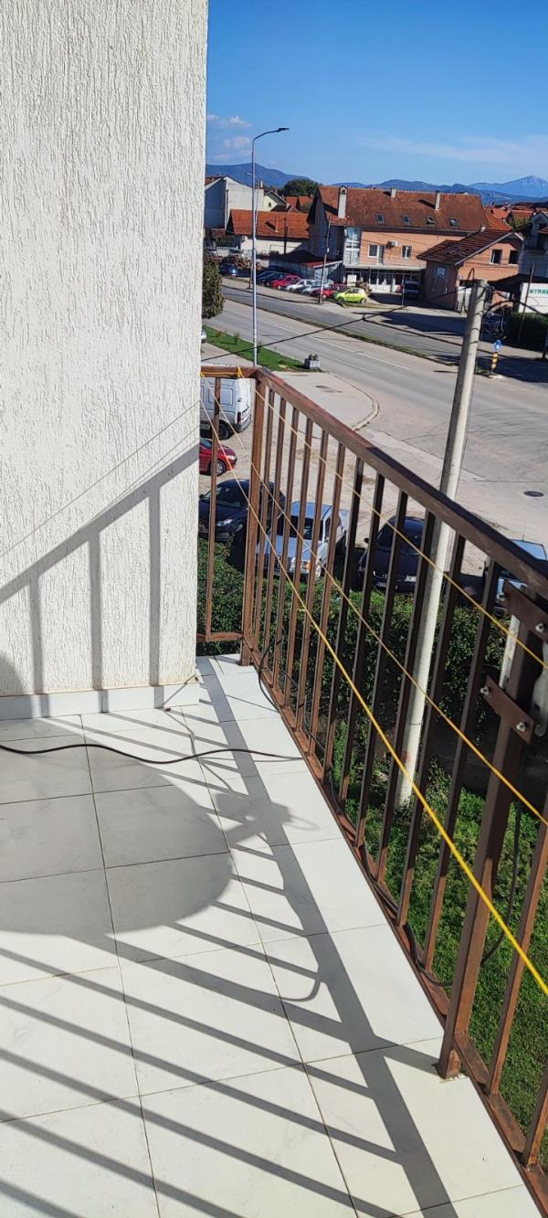 Slika 0 - Prodaja dvoiposobnog stana, Crvenih javorova Niš, terasa, parking