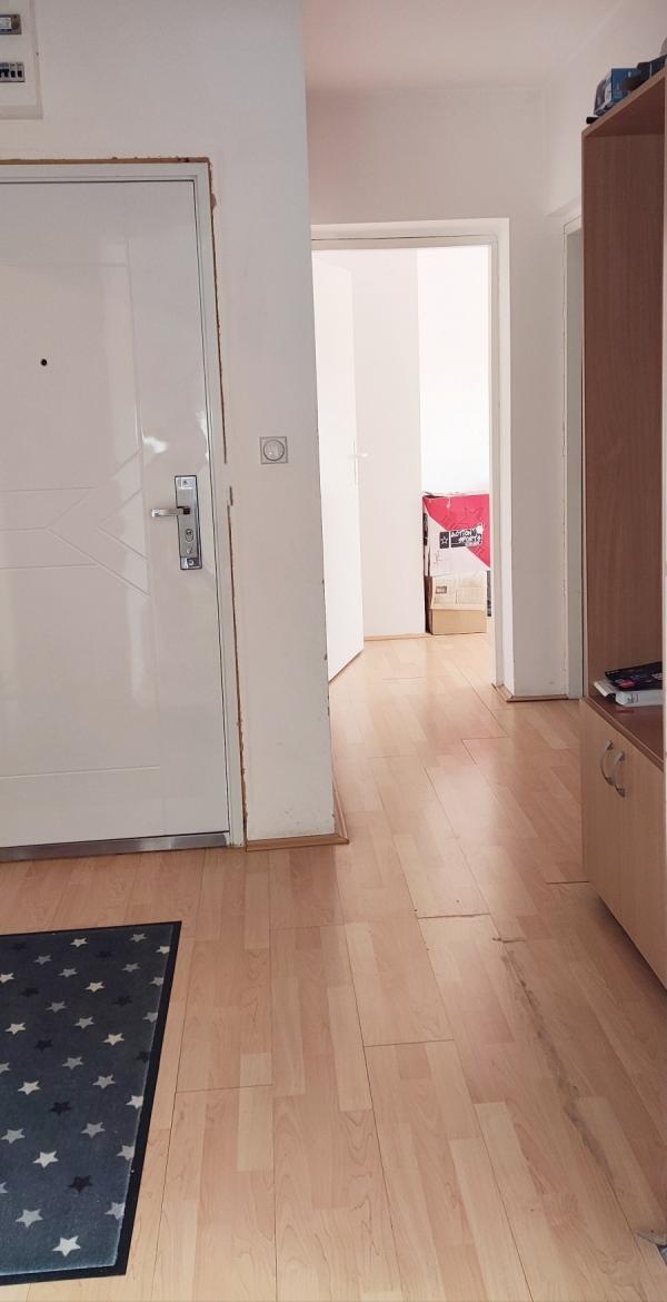 Slika 3 - Prodaja dvoiposobnog stana, Crvenih javorova Niš, terasa, parking