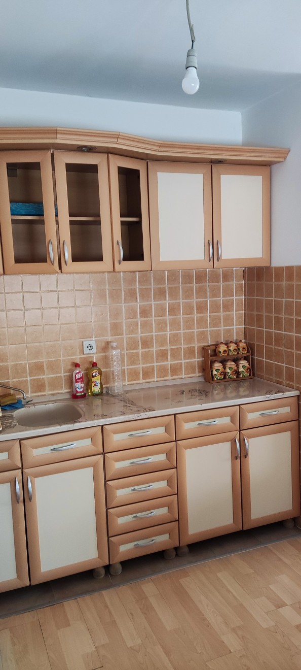 Slika 5 - Prodaja dvoiposobnog stana, Crvenih javorova Niš, terasa, parking