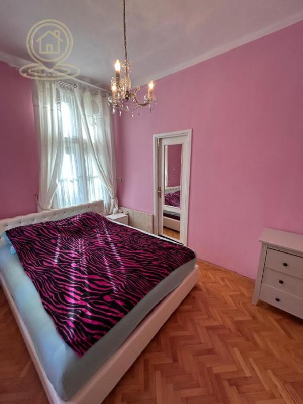 Slika 9 - Na prodaju stan 57m² u centru Niške Banje – prostrana spavaća soba, dnevni boravak, kuhinja, kupatilo,