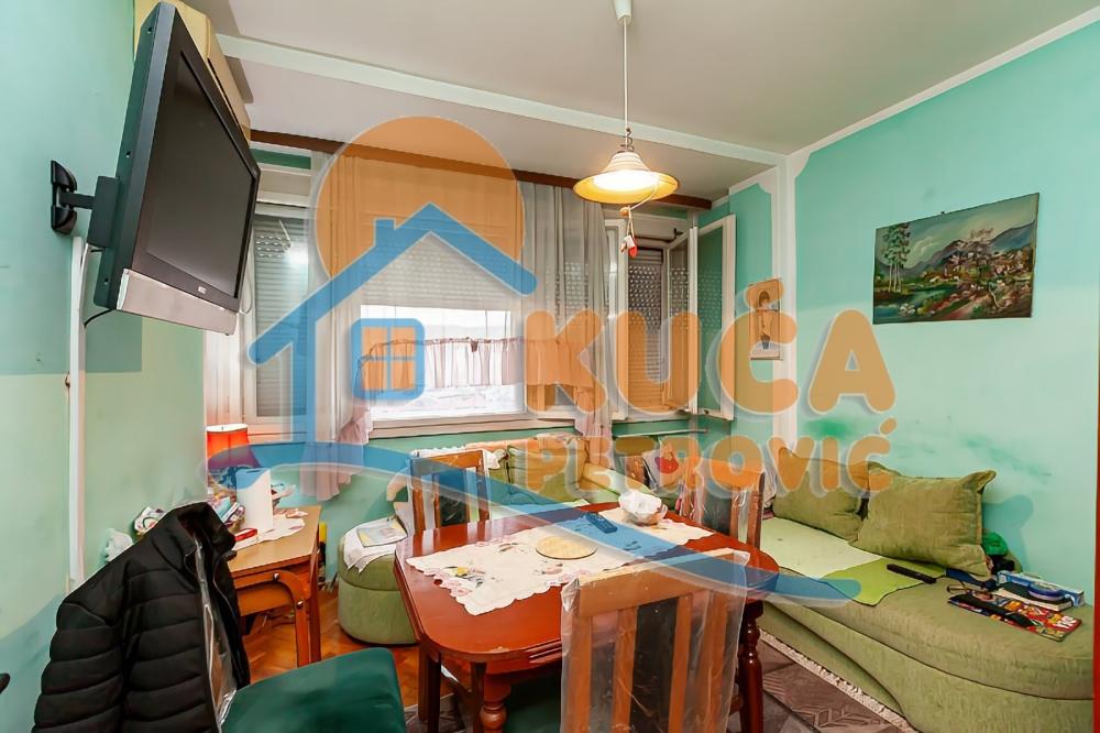 Slika 3 - Stan u zgradi, uknjižen, centralno grejanje, oglas ID p-013679