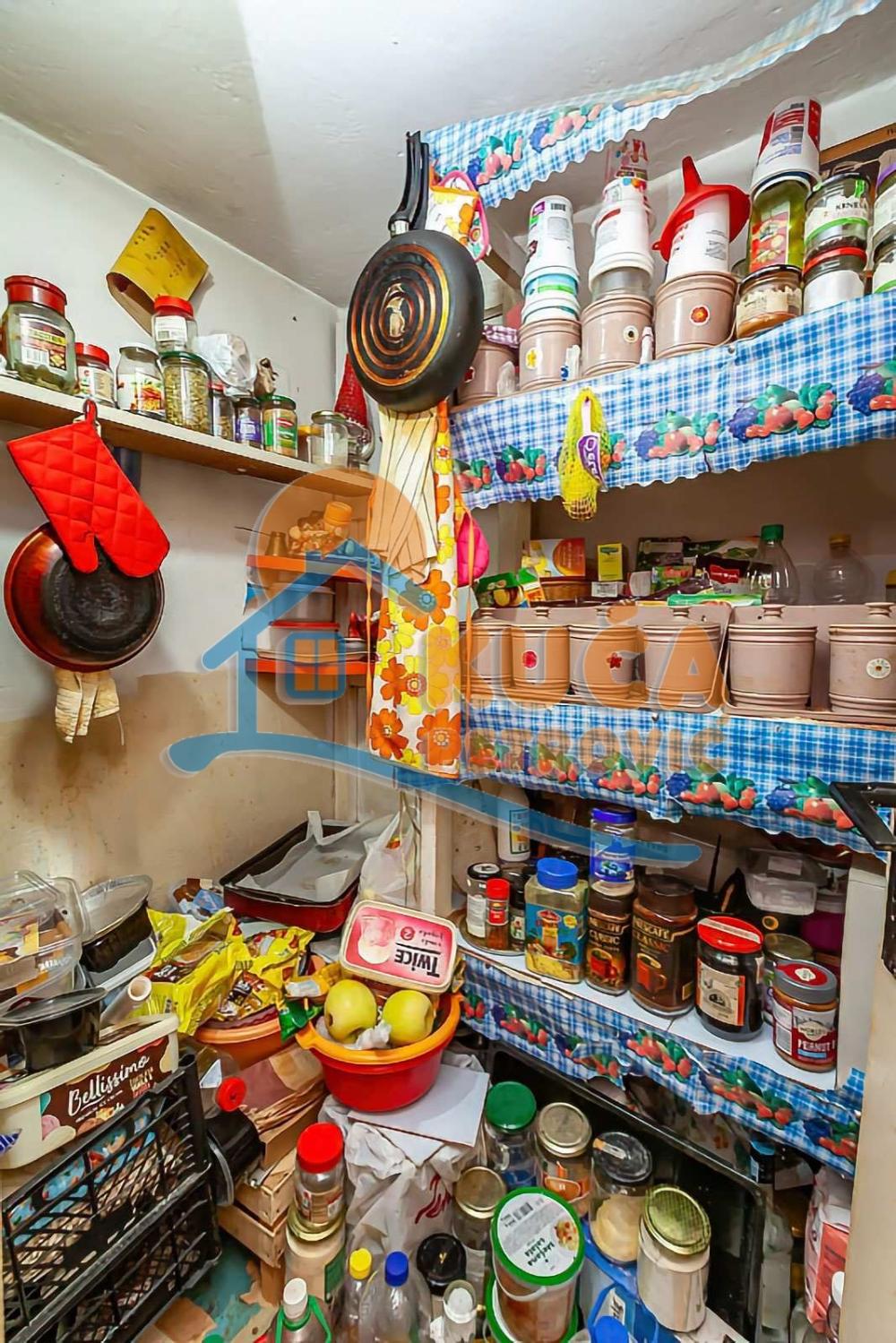 Slika 10 - Stan u zgradi, uknjižen, centralno grejanje, oglas ID p-013679