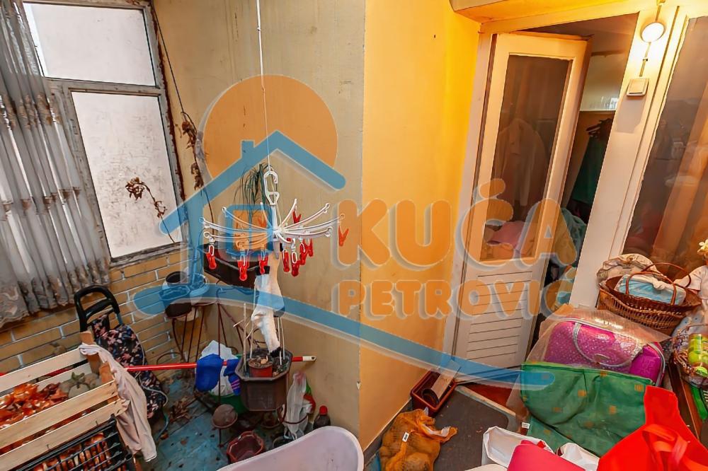 Slika 9 - Stan u zgradi, uknjižen, centralno grejanje, oglas ID p-013679