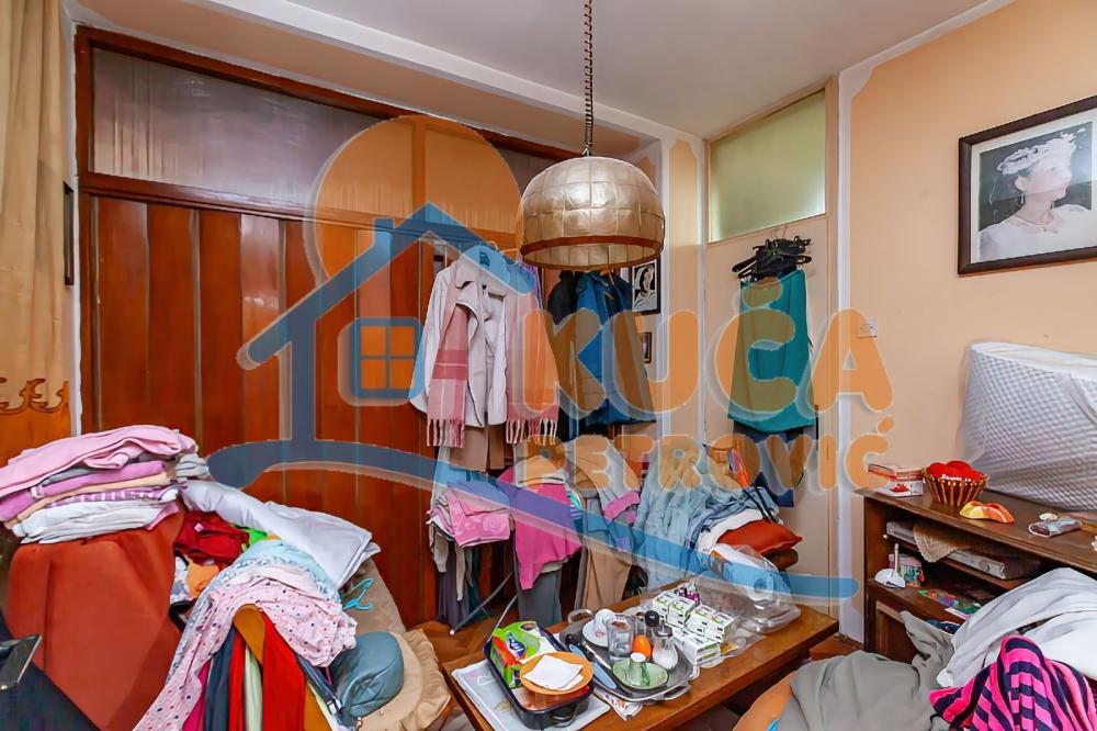Slika 5 - Stan u zgradi, uknjižen, centralno grejanje, oglas ID p-013679