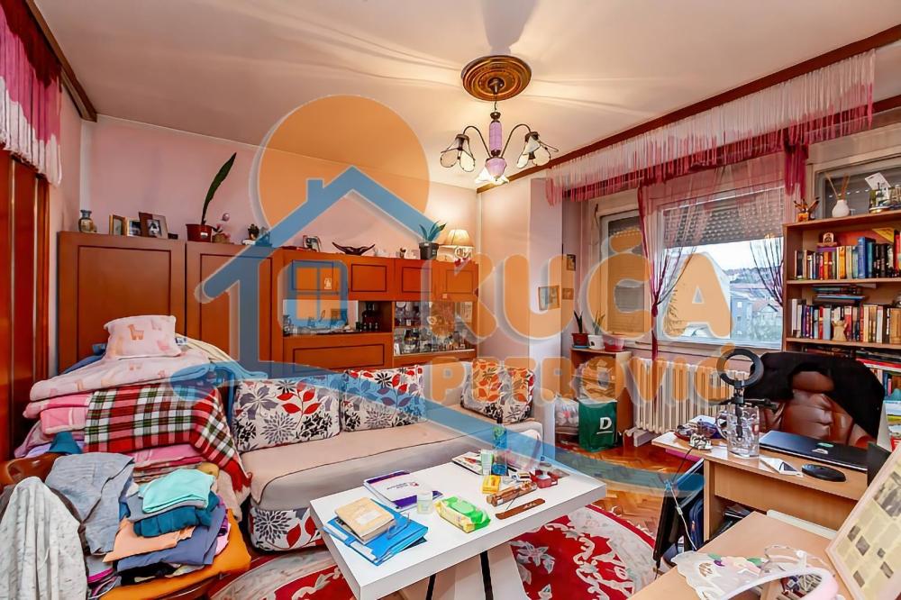 Slika 1 - Stan u zgradi, uknjižen, centralno grejanje, oglas ID p-013679