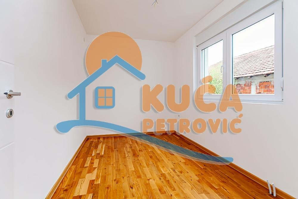 Glavna slika -Stan u zgradi, oglas ID p-013721