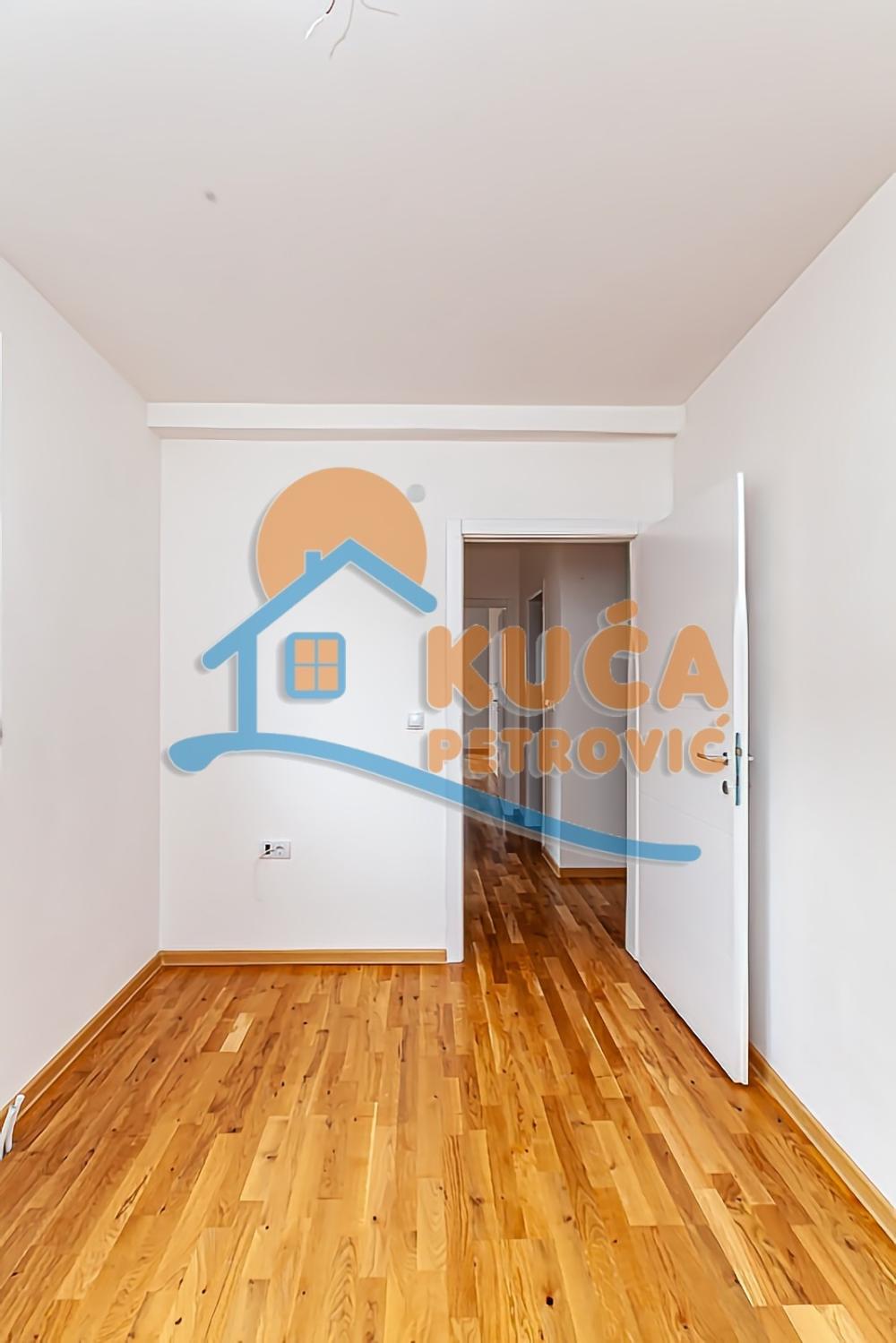 Slika 1 - Stan u zgradi, oglas ID p-013721