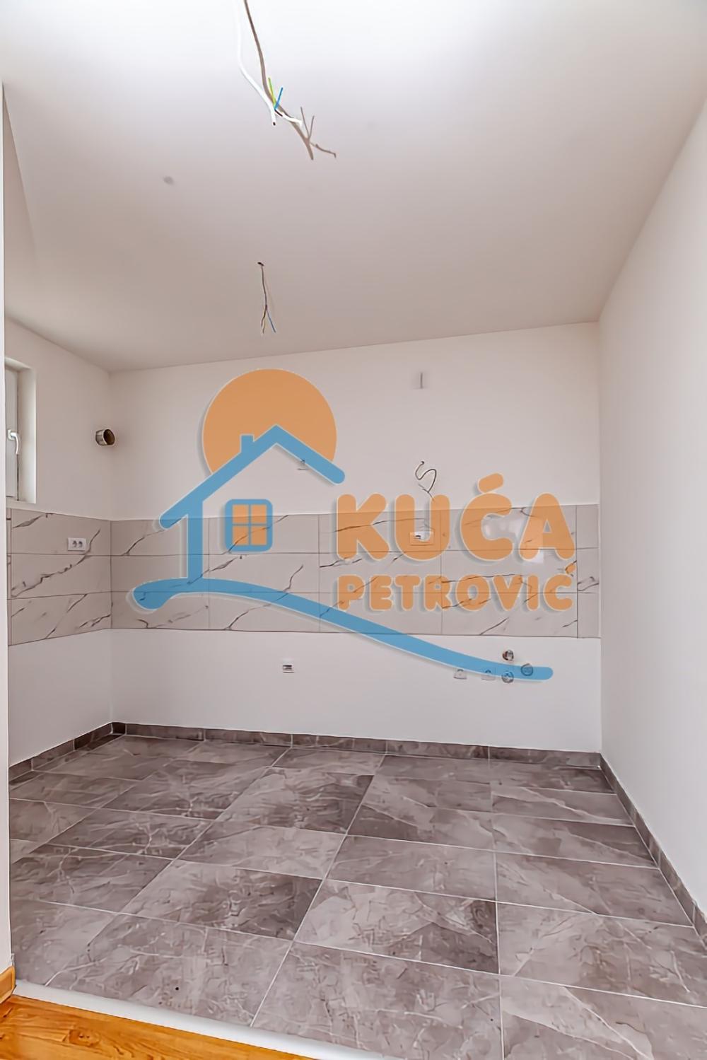 Slika 10 - Stan u zgradi, oglas ID p-013721