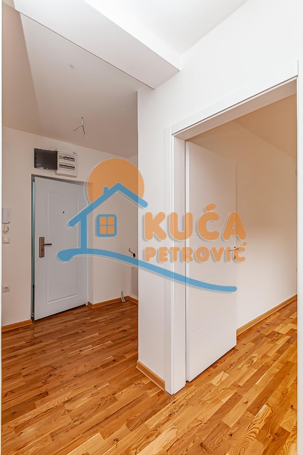 Slika 3 - Stan u zgradi, oglas ID p-013721