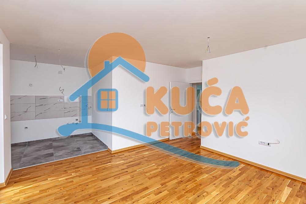 Slika 9 - Stan u zgradi, oglas ID p-013721