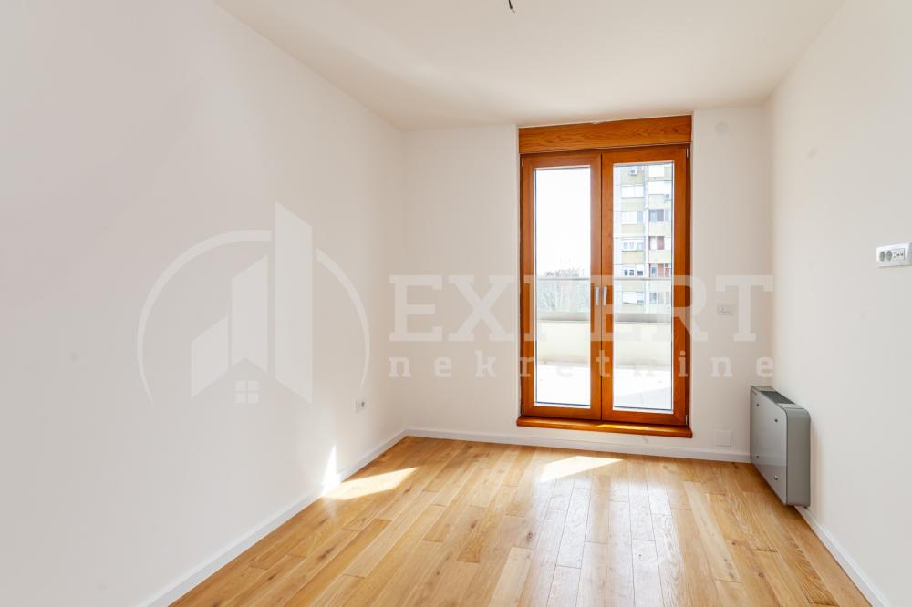 Slika 5 - Stan u zgradi, novogradnja, uknjižen, etažno grejanje, oglas ID p-013661