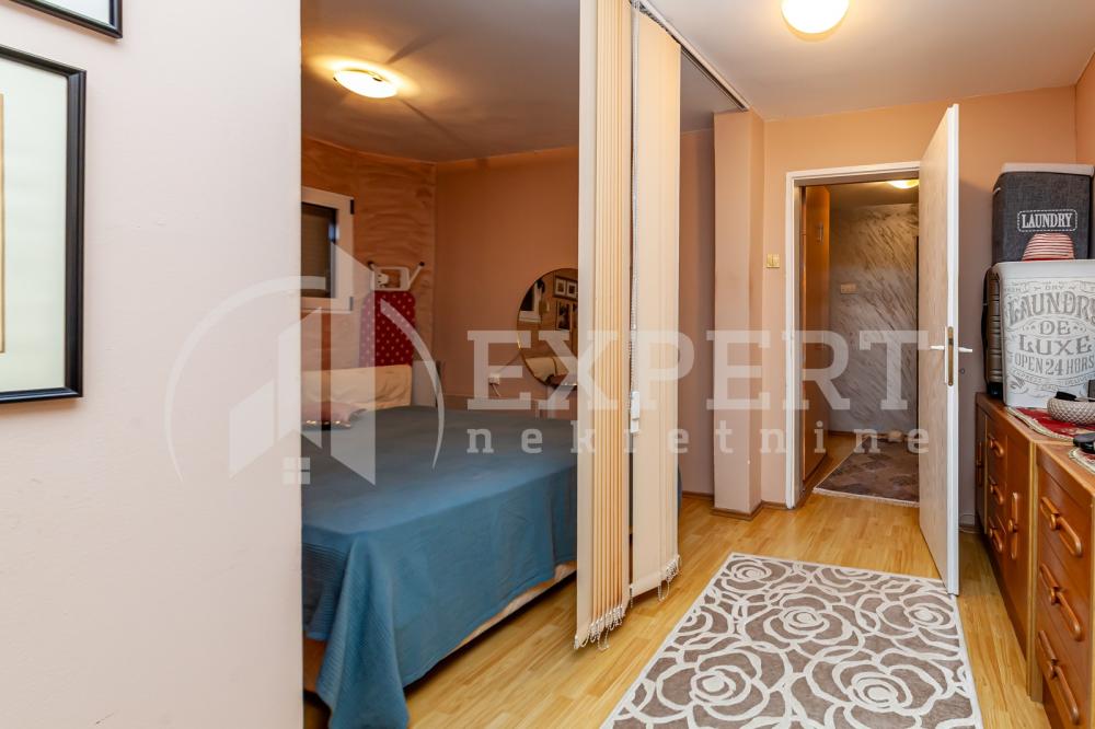 Slika 3 - Stan u zgradi, uknjižen, grejanje na struju, oglas ID p-013773