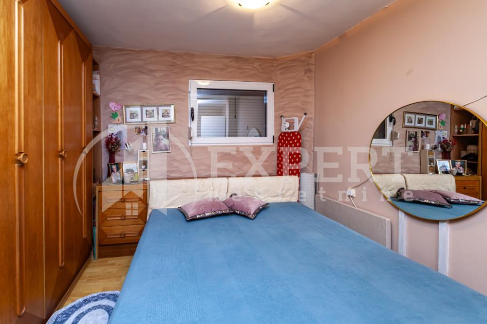 Slika 4 - Stan u zgradi, uknjižen, grejanje na struju, oglas ID p-013773