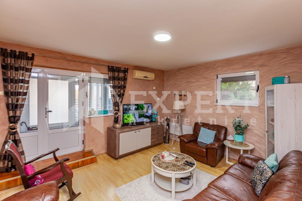 Slika 1 - Stan u zgradi, uknjižen, grejanje na struju, oglas ID p-013773