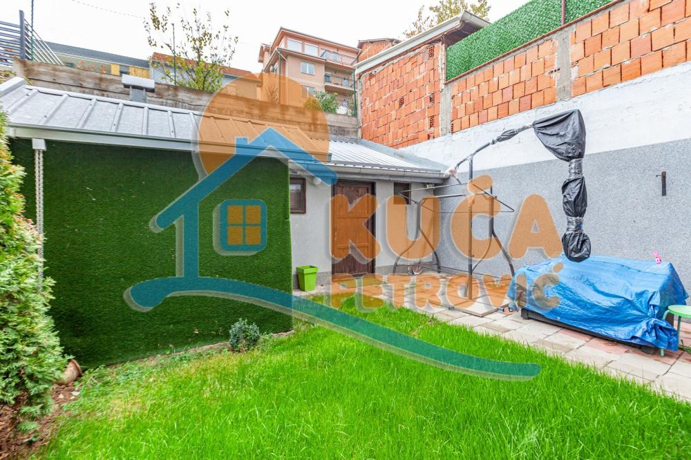 Slika 8 - Stan u zgradi, uknjižen, grejanje na struju, oglas ID p-013773