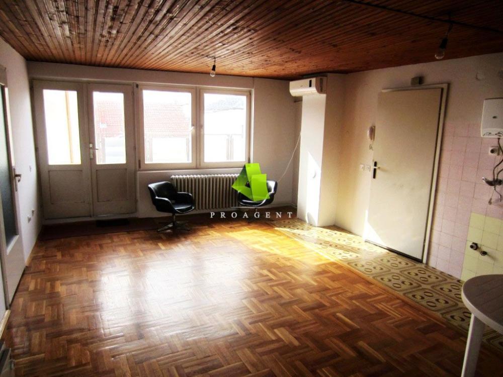 Glavna slika -Dvoiposoban stan u Duvaništu ID#6320