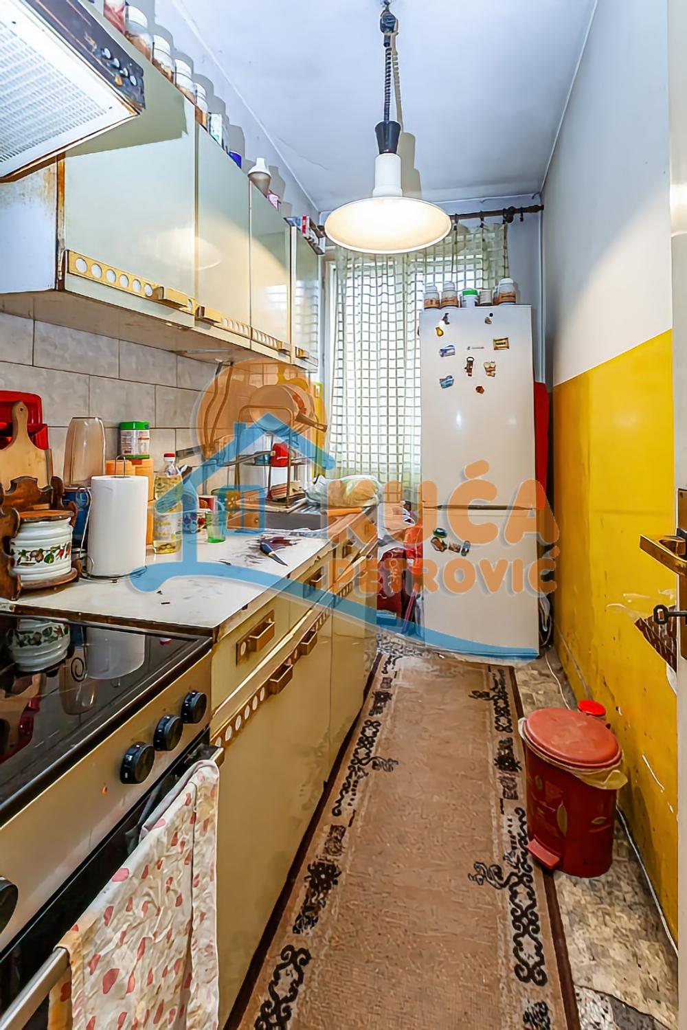 Slika 3 - Stan u zgradi, uknjižen, centralno grejanje, oglas ID p-013804