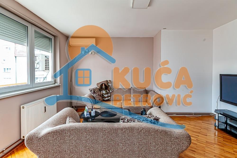 Slika 1 - Stan u zgradi, uknjižen, centralno grejanje, oglas ID p-013805