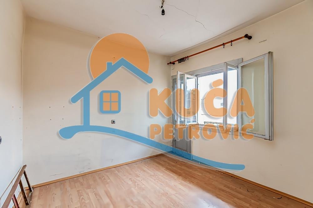 Glavna slika -Stan u zgradi, uknjižen, oglas ID p-013810